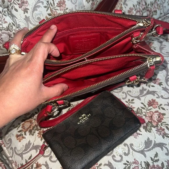 Authentic Coach Small Two way bag and go zippy wallet.Both are Good Condition - Picture 10 of 12
